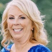 Leanne Strauss's Instagram, Twitter & Facebook