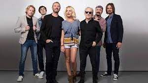 Čechomor is a czech band from svitavy that performs traditional songs in rock arrangements.1 they have toured throughout europe, north america, russia, china, mongolia, and australia and were. Cechomor Vyrazi Za Publikem S Nadechnutim A Oslavi Tricetiny Denik Cz