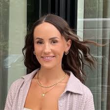 Stacy Stauffer's Instagram, Twitter & Facebook