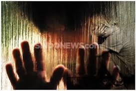 Polisi berhasil mengamankan barang bukti seperti sprai, baju para pelaku, dan baju korban. Kenal Di Medsos Gadis Di Pandeglang Digilir 4 Pria Sekaligus