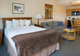 Swimming pool, internet, hot tub, pets welcome, tv, satellite or cable, no smoking sleeps: Mammoth Mountain Inn Ab 136 Hotels In Mammoth Lakes Kayak