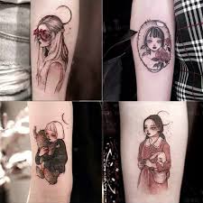 Những hình xăm nhỏ hình xăm mini luôn được giới trẻ ưa chuộng bởi sức hấp dẫn từ nét đẹp của nghệ thuật cũng như sức cuốn hút từ sự kín đáo. Combo 30 Táº¥m Hinh XÄƒm Dan Hinh XÄƒm Ä'en Tráº¯ng Hinh XÄƒm Mini Ca Tinh Ä'áº¹p Sieu Cute Gia Ráº» Gia Cáº¡nh Tranh