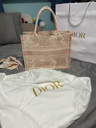 This product is in brand new condition with dustbag dimensions: Dior Book Tote Small Pink Women S Fashion Bags Wallets Tote Bags On Carousell