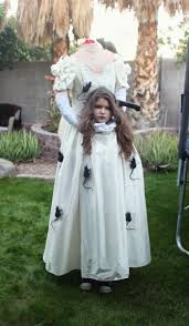 Jill And The Little Crown How To Make A Headless Costume Scary Girl Halloween Costumes Little Girl Halloween Costumes Cool Halloween Costumes