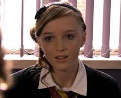 And a little sister called harriet fleur hatty. Who Did Phoebe Dynevor Play In Waterloo Road Siobhan Phoebe Dynevor 12 Facts Popbuzz