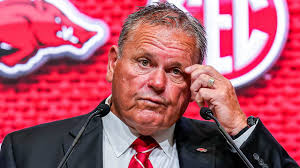 SHOCKING EXIT IN FAYETTEVILLE: Arkansas Razorbacks Head Coach Sam Pittman  Abruptly Resigns Amidst Battle with Undisclosed Illness, Leaving Players,  Fans, and College Football Community in Stunned Disbelief”  https://sportgist.co.uk/shocking-exit-in ...