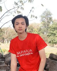 Namun dani tidak tergabung dalam grup karena masih menjadi trainee dan sekarang akan dipersiapkan tergabung dengan girlband baru bentukan mbk entertainmnet. Danis Danial Facebook