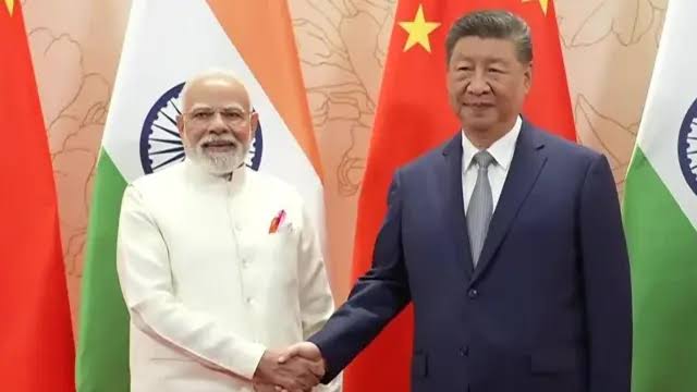 चीन में पीएम मोदी और शी जिनपिंग मिले लेकिन विशेषज्ञ इन बातों से आशंकित -  BBC News हिंदी