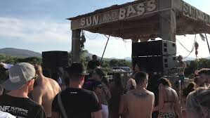 Robert Manos performing Seba & Manos