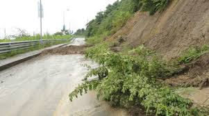 David de león, vocero de la entidad, indicó que la tormenta tropical amanda causó llovizna permanente el fin de semana. 10 Recomendaciones Para Evitar Riesgos Frente A Derrumbes En Carreteras El Comercio