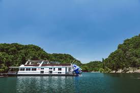 Maybe you would like to learn more about one of these? Lake Cumberland Houseboating Heaven