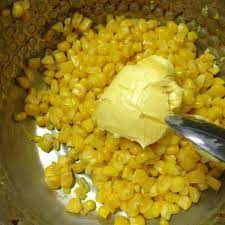 Siapkan panci presto, masak jagung bersama dengan air dan garam. Resep Praktis Jagung Manis Santan Keju Womantalk