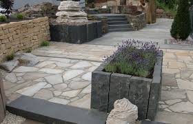 Garten Terrasse Aussengestaltung Gestalten Gartengestaltung Naturstein Hochbeet Selber Machen Lavendel Basalt Vietnam Palisade Polygonalp