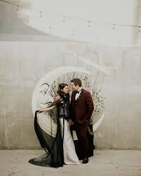 Black wedding dresses are usually the choice of goth queens or halloween fans. 48 Striking Halloween Wedding Dresses Weddingomania