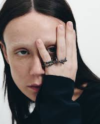 ELOS • Um clássico produzido pelas mãos dos joalheiros Flavio Franco e Barbara  Guth, agora disponível no nosso site. Conheça nossa coleção e aproveite a  condição especial de lançamento! Acesse:  https://www.atelierflaviofranco.com.br/produto/colecao ...