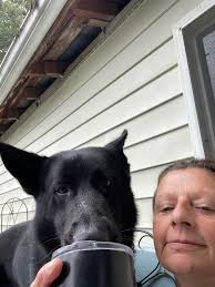 That one friend that exaggerates whenever she is gisting with you and you  will think you are not doing enough, I greet oo 🤣🤣🤣. Una good morning.