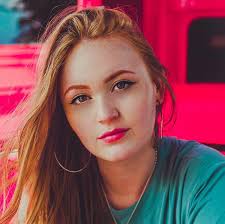 Sara Hird (@SaraHirdAct) • Facebook