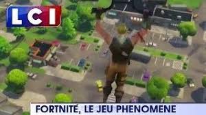 Fortnite Cartonne Explication Du Phenomene Dans Le Jt D Audrey Crespo Mara Soccer Field Fortnite