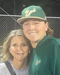 Happy Mothers Day to our biggest fans 💕 #HornsUp🤘