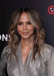 Halle berry hairstyles have a wide gamut of looks. Stunning Celebrity Highlights To Inspire Your Spring Dye Job Hair Highlights Brown Hair With Highlights Blonde Hair With Highlights