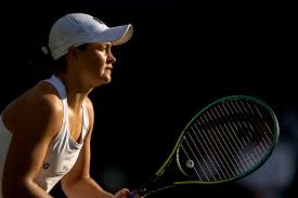 Ash barty advances at wimbledon. Yhacx552cpgtmm
