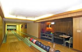 Mi (btc) bloomington, in (bmg) buffalo, ny (buf) central michigan (cmu). Want To Spice Up Your Retro 1960s House Put A Bowling Alley In The Basement And Fun Will Come To You Offbeat Home Life