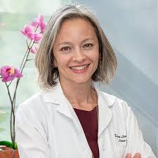 Dara Lee's Instagram, Twitter & Facebook