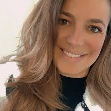 What is this wall/awkward shelf that the shower is mounted on?