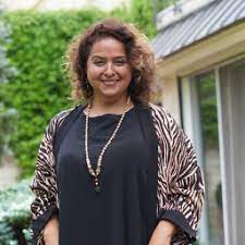 Feri baycu güler, 1976 yılında i̇stanbul'da doğmuştur. Feri Baycu Guler Dizilah