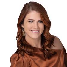 Heather Hooper's Instagram, Twitter & Facebook