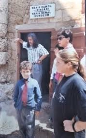 Kuyu başına vardım zeynebim bekler diye nasıl haberin almışsa dayı emmi hep orda dediler ne ararsın i̇şte hendek işte deve ya atlarsın ya düşersin baktın olmaz vazgeçersin zordur almak bizden kızı i̇şte halep işte arşın ya aşarsın ya biçersin pink floyd wish you were here. Kyrenia Comment North Cyprus Kyrenia Medical Centre At Kamiloglu
