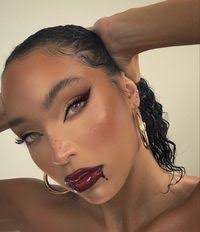 Simone Howard (simonemhoward)