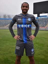66 avisos de camiseta catolica. Asi Es La Nueva Camiseta Que Presento Catolica Para El 2020 As Chile