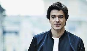 В семье воспитывается двое детей. Maksim Matveev Biografiya Foto Lichnaya Zhizn Zhena Syn Rost Ves 2021