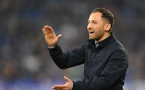 Domenico tedesco verabschiedet sich ohne groll und als vizemeister von seiner station als domenico tedesco hat spartak moskau zur vizemeisterschaft geführt. Bundesliga Domenico Tedesco Bleibt Wohl Vorerst Trainer Bei Schalke 04