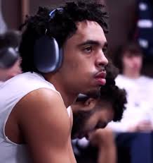 Brandon Nembhard Música Tradução