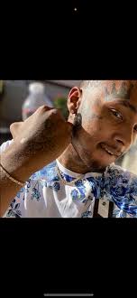 Hey my name darius\dee . I'm 26 and from the southside of chicago,  currently serving a 8 yr bid in wisconsin. I'm looking for somebody to vibe  and connect with, no pressure