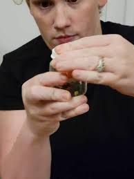 What is the time and glue required to craft this sculpture?