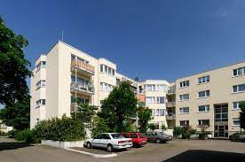 Verschiedene wohnungen haben eine einbauküche, andere eine nur ein spühle. Frankfurt Wohnanlage Bergen Enkheim 1 Di Gruppe