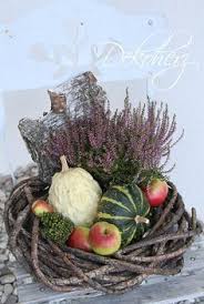 Foto H A L L O Herbst Weidenkranze Bekommt Man Fertig Gebunden Beim Floristen Oft Bieten Sogar Supermarkte Diese Dekorativen Kranze An Mit Einem He Herbst Dekoration Weidenkranz Kurbis Dekorieren
