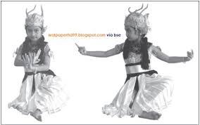 Perhatikan busana yang dikenakan oleh penari tari kidang menyerupai binatang kijang. Tari Kijang Tari Kidang Ii Haura Blog