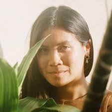 Kendra Walters's Instagram, Twitter & Facebook