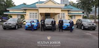 Puas hati sangat pegi lah jumpa sultan johor tu.ni ustaz buat status kat facebook macam ni lu rasa proper atau tidak dengan status lu sebagai seorang sultan johor bayar kat jpj laaaaaa ustaz ngok. Sultan Johor Hadiah Kereta Kepada Pengarah Hospital Dan Doktor