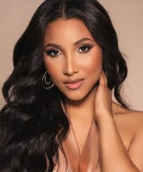 Desiree Melton's Instagram, Twitter & Facebook