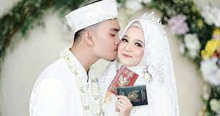 5 ciri laki laki shaleh yang jangan di tolak jika dia melamarmu via youtube.com. Tips Dan Trik Mendapatkan Suami Sholeh Mozaik Karim
