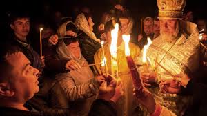 Lumina sfanta de la ierusalim. Lumina SfantÄƒ A Ajuns In Romania E Al 12 Lea An De Cand S A Instituit