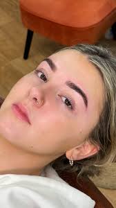 This client wanted to reshape her brows to make her eyes appear more  lifted. You can see how much more space this shape gives her eye area🤌🏼,  Using @browcode tint , Finished with @saintandserenity ...