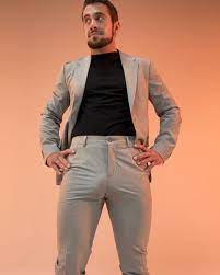 Suit bulge