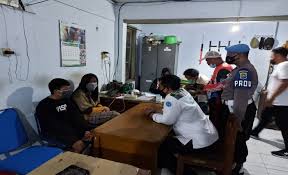 Lokasi pabrik masker di jombang / pastikan stok mencukupi, gubernur jatim khofifah kunjungi. Belasan Pasangan Bukan Suami Istri Terjaring Operasi Pekat Di Jombang Suara Indonesia
