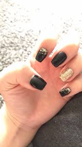 Short Black Acrylic Nails With Glitter Black Gold Coffins Shellac Nails Dark Gold Prettythang Happygirl Black Gold Nails Trendy Nails Shellac Pedicure